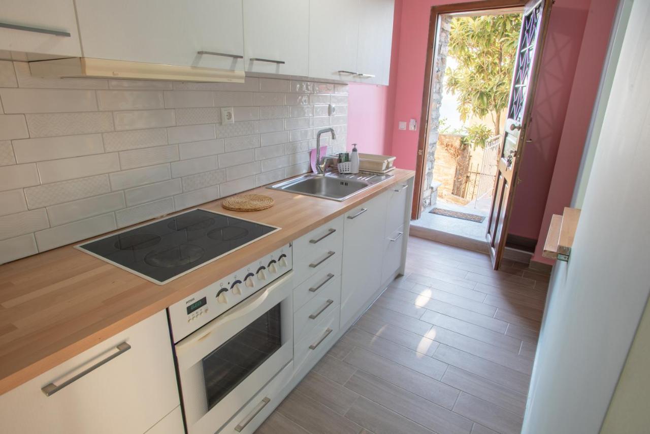 Με Θέα Το Ηλιοβασιλεμα 2 Villa Áfissos Dış mekan fotoğraf