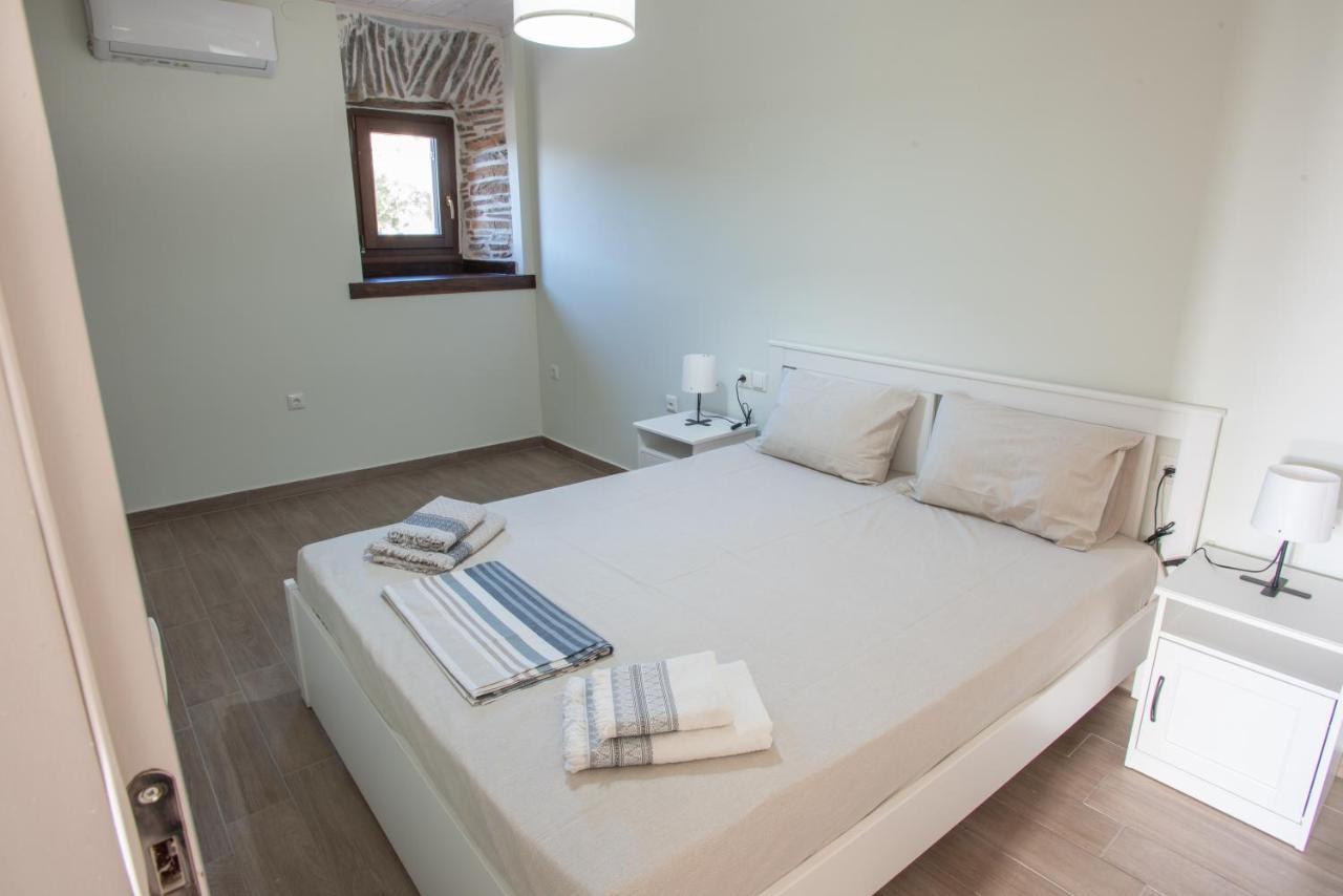 Με Θέα Το Ηλιοβασιλεμα 2 Villa Áfissos Dış mekan fotoğraf