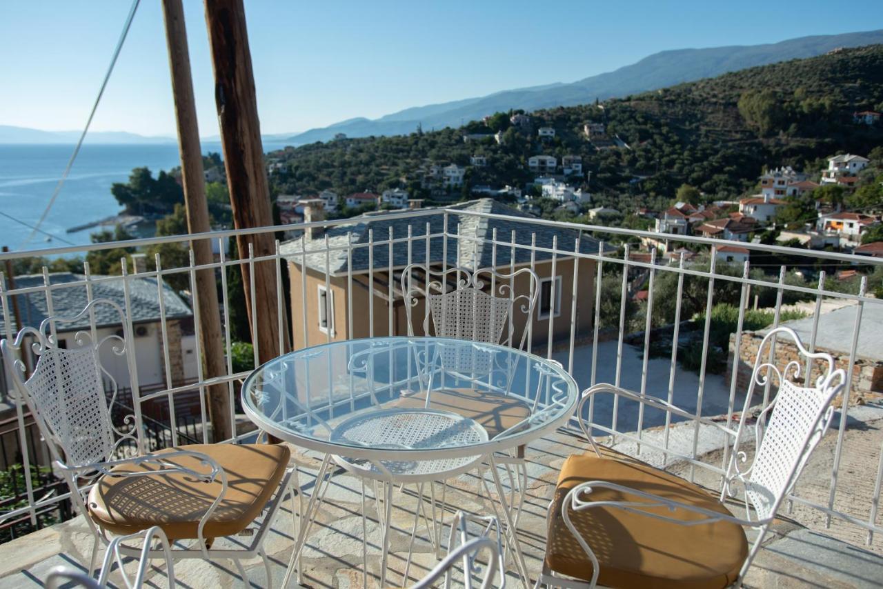 Με Θέα Το Ηλιοβασιλεμα 2 Villa Áfissos Dış mekan fotoğraf