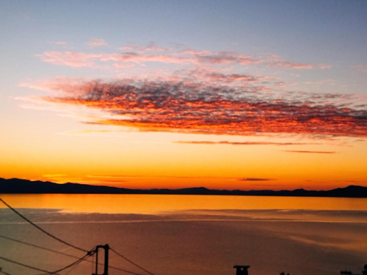 Με Θέα Το Ηλιοβασιλεμα 2 Villa Áfissos Dış mekan fotoğraf