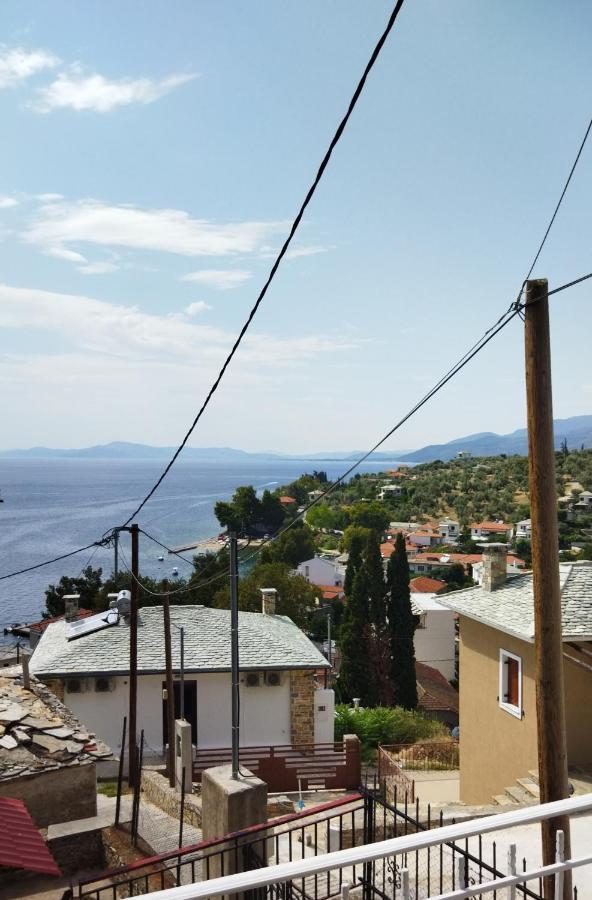 Με Θέα Το Ηλιοβασιλεμα 2 Villa Áfissos Dış mekan fotoğraf