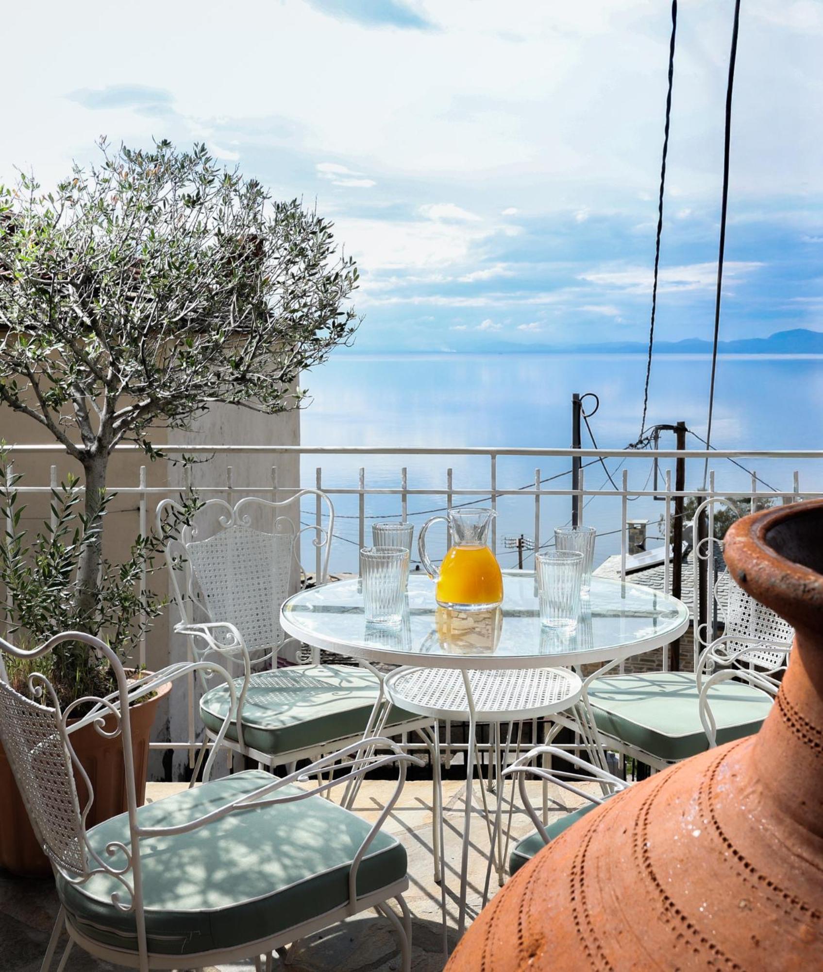 Με Θέα Το Ηλιοβασιλεμα 2 Villa Áfissos Dış mekan fotoğraf